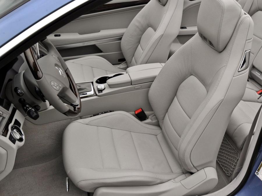  Mercedes-Benz E550 Cabriolet 2010 года  (фото 8 из 21)